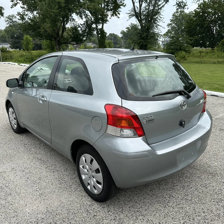 2010 Toyota Yaris - Image 7 of 12