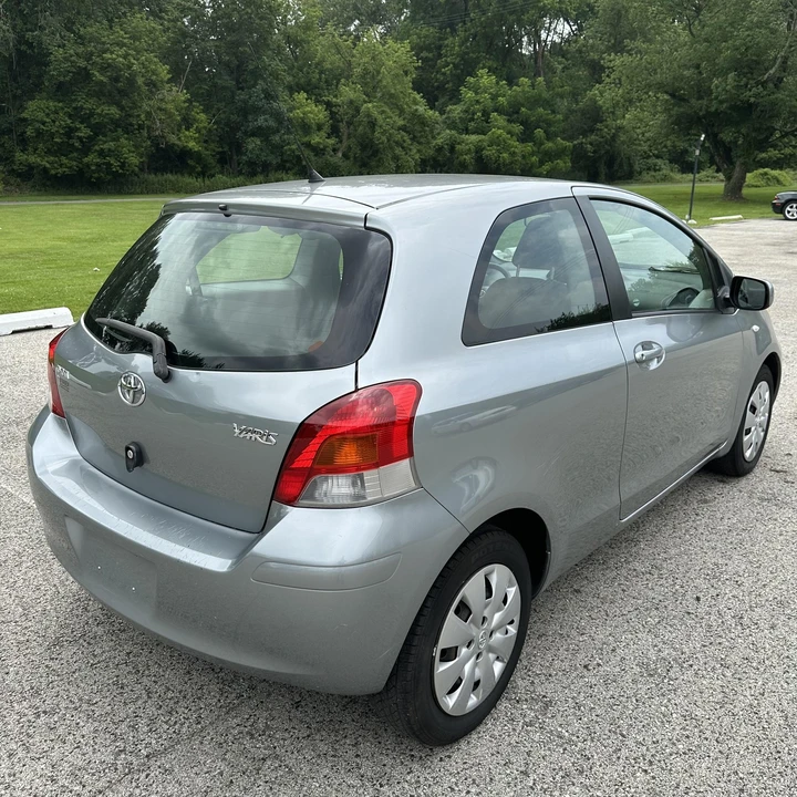2010 Toyota Yaris - Image 3 of 12