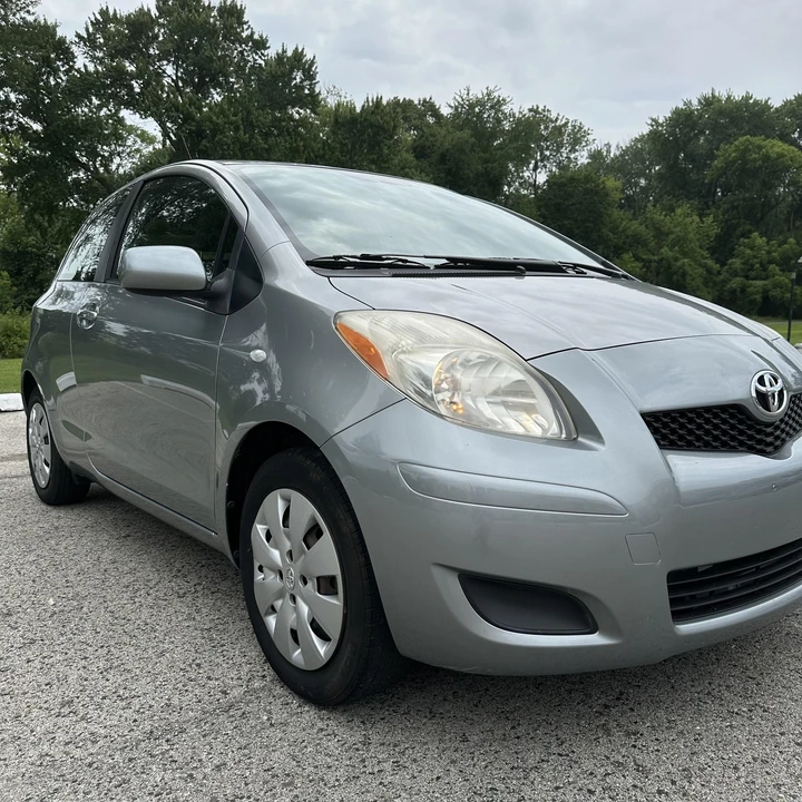 2010 Toyota Yaris - Image 12 of 12