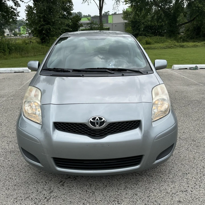 2010 Toyota Yaris - Image 11 of 12