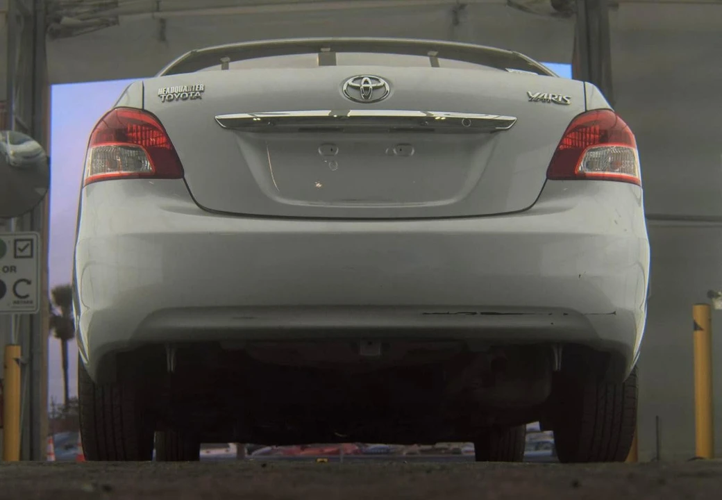 2010 Toyota Yaris - Image 5 of 15