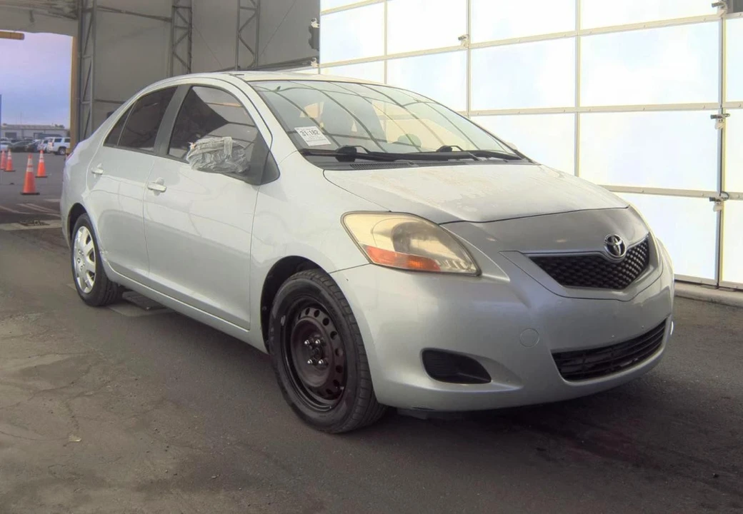 2010 Toyota Yaris - Image 3 of 15