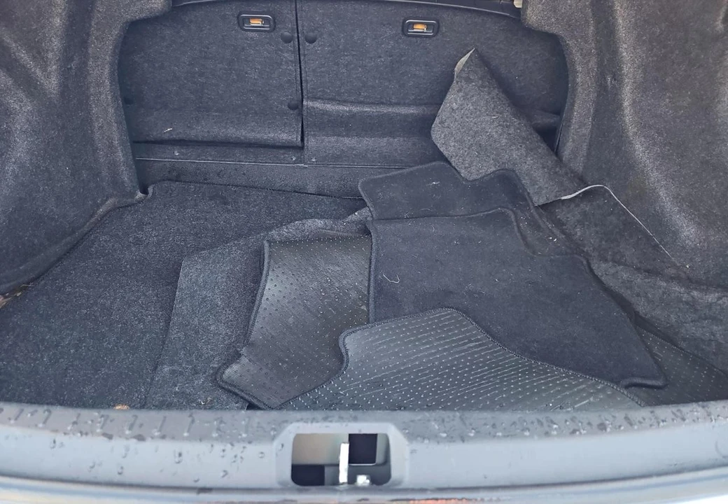 2010 Toyota Yaris - Image 15 of 15