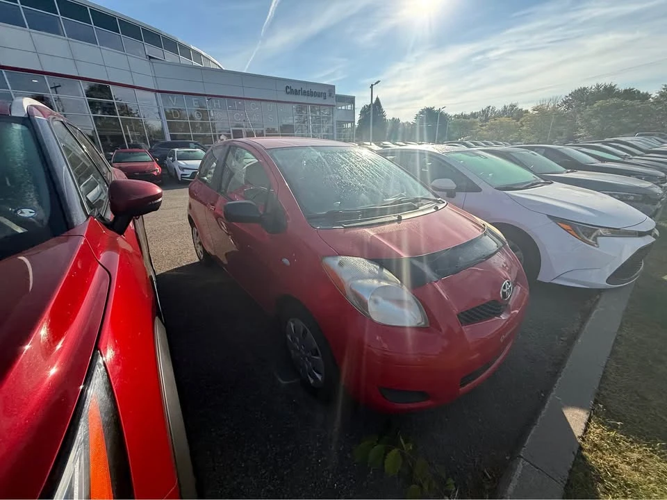 2010 Toyota Yaris - Image 2 of 7
