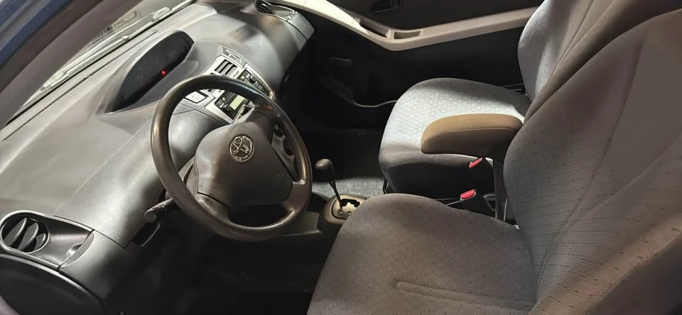 2010 Toyota Yaris - Image 5 of 8