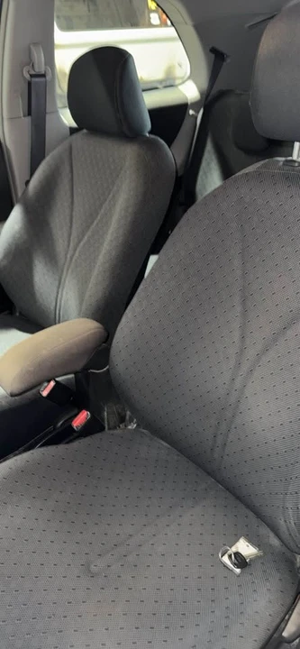 2010 Toyota Yaris - Image 7 of 8