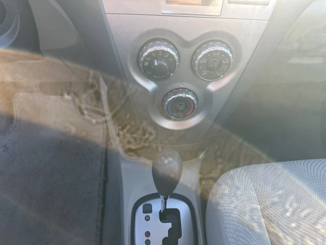 2010 Toyota Yaris - Image 8 of 9