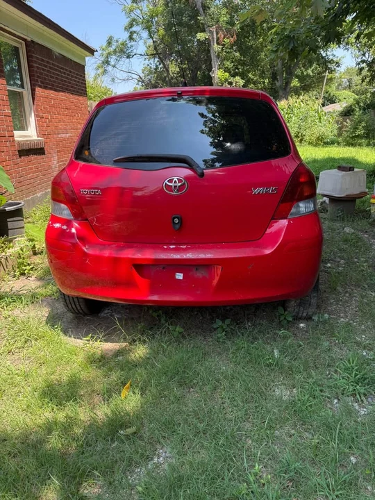 2010 Toyota Yaris - Image 2 of 6