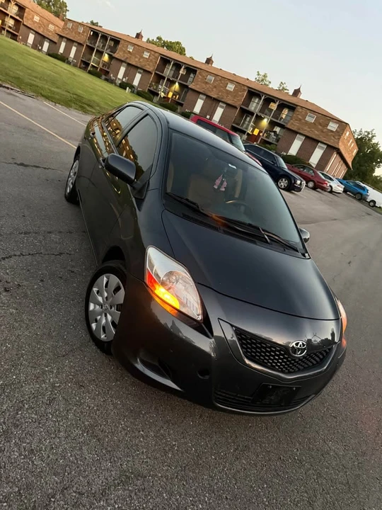 2010 Toyota Yaris - Image 3 of 16