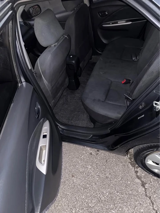 2010 Toyota Yaris - Image 11 of 16