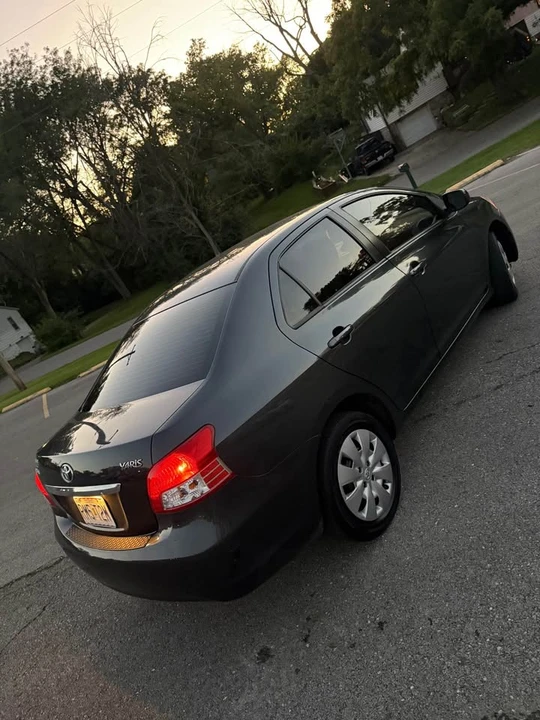 2010 Toyota Yaris - Image 5 of 16