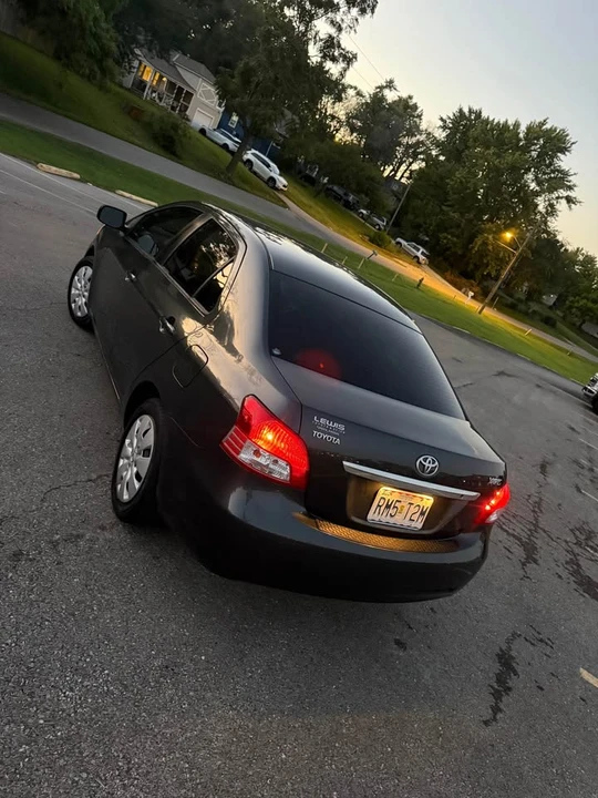 2010 Toyota Yaris - Image 7 of 16