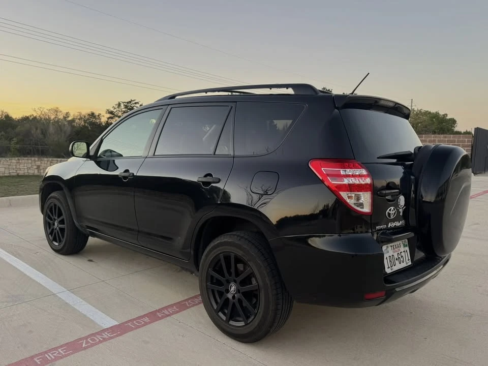 2010 Toyota RAV4 3rd Gen - Image 4 of 20