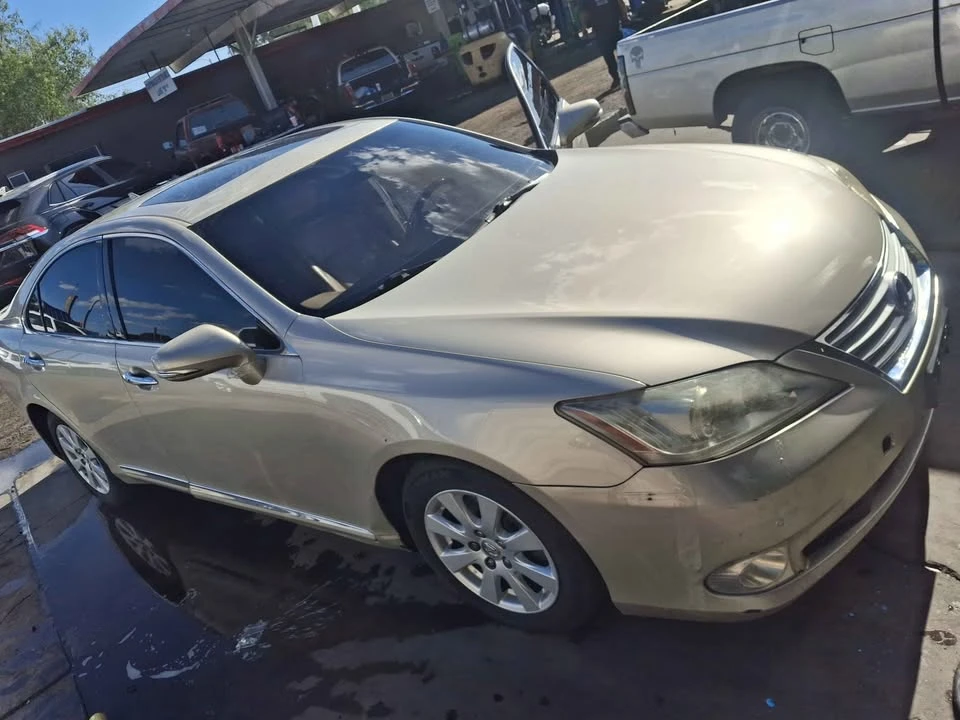2010 Toyota Avalon 3rd Gen - Image 3 of 8