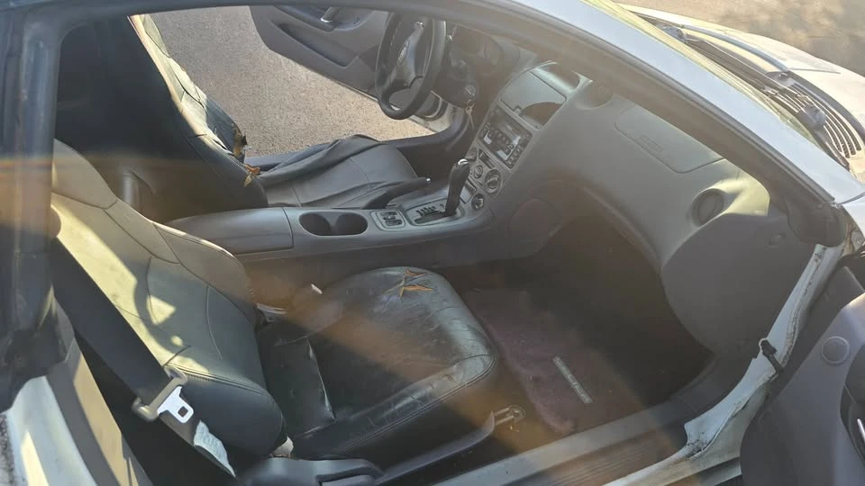 2010 Toyota Celica - Image 11 of 17
