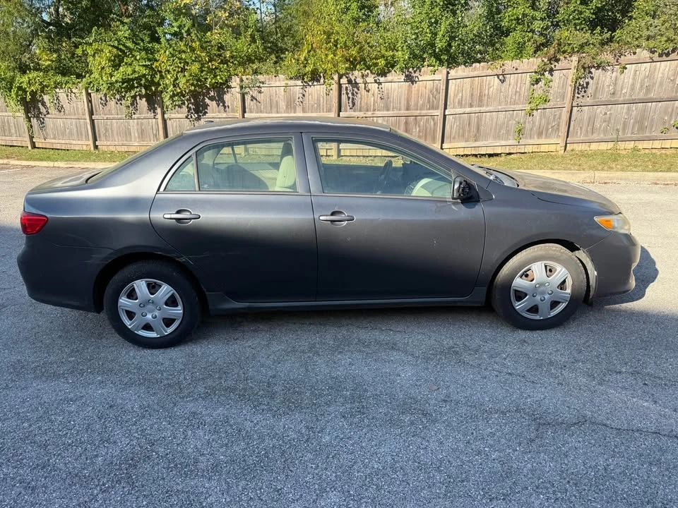 2010 Toyota Corolla 10th Gen - Image 5 of 12