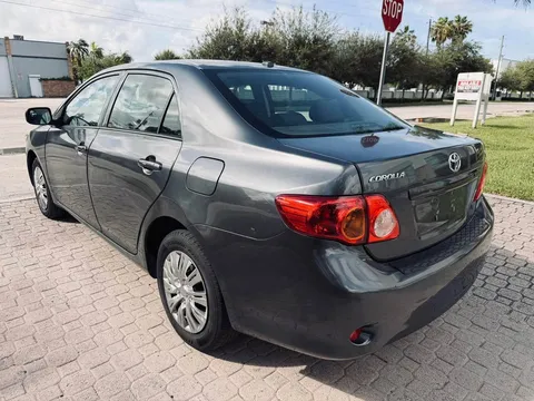 2010 Toyota Corolla 10th Gen - Image 2 of 9