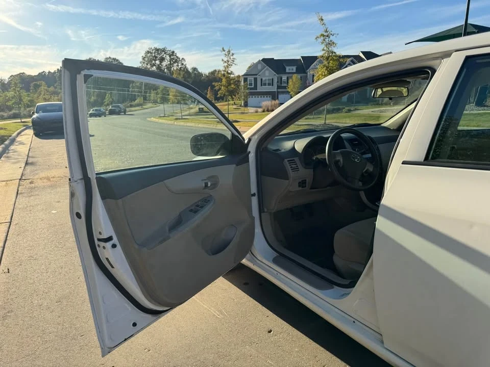 2010 Toyota Corolla 10th Gen - Image 8 of 20
