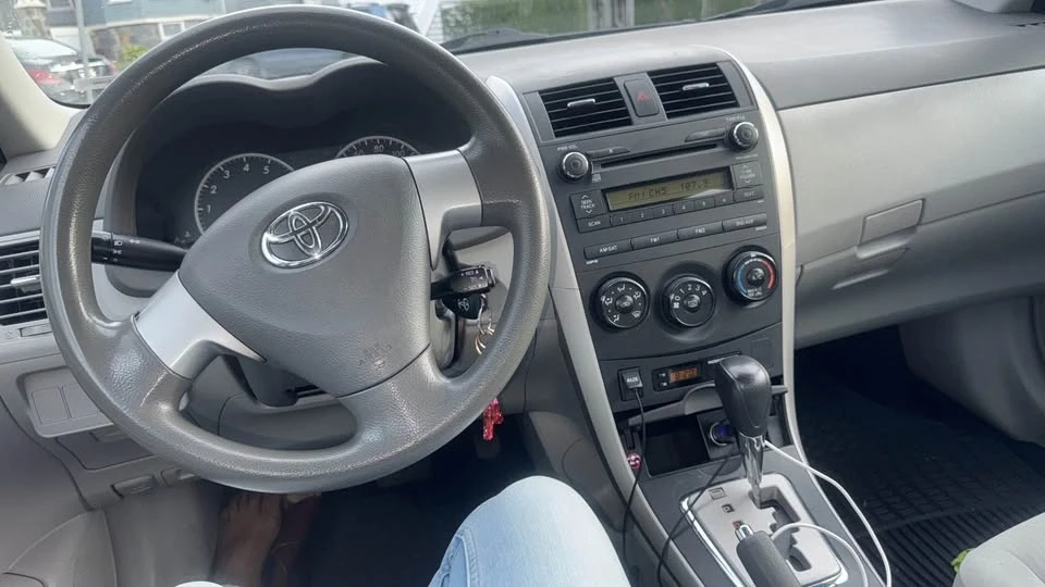 2010 Toyota Corolla 10th Gen - Image 2 of 6