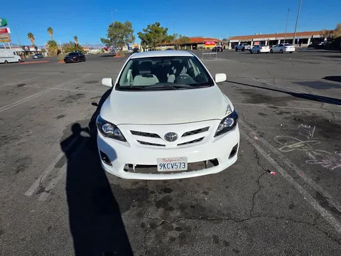 2010 Toyota Corolla 10th Gen - Image 2 of 8