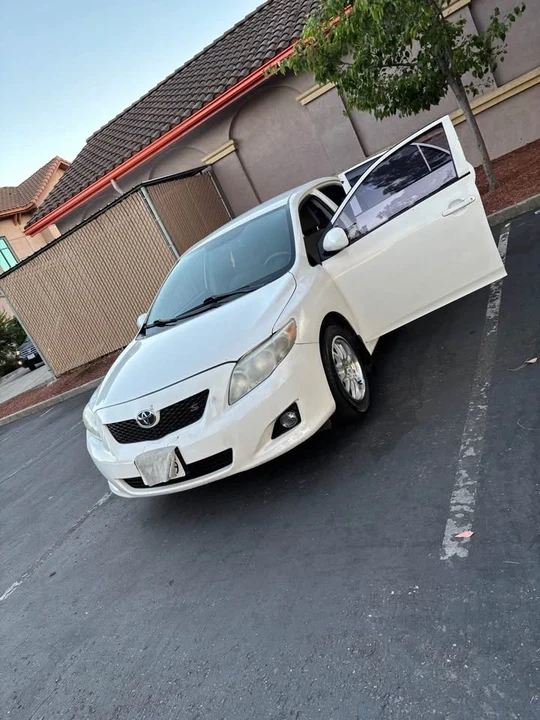 2010 Toyota Corolla 10th Gen - Image 3 of 9