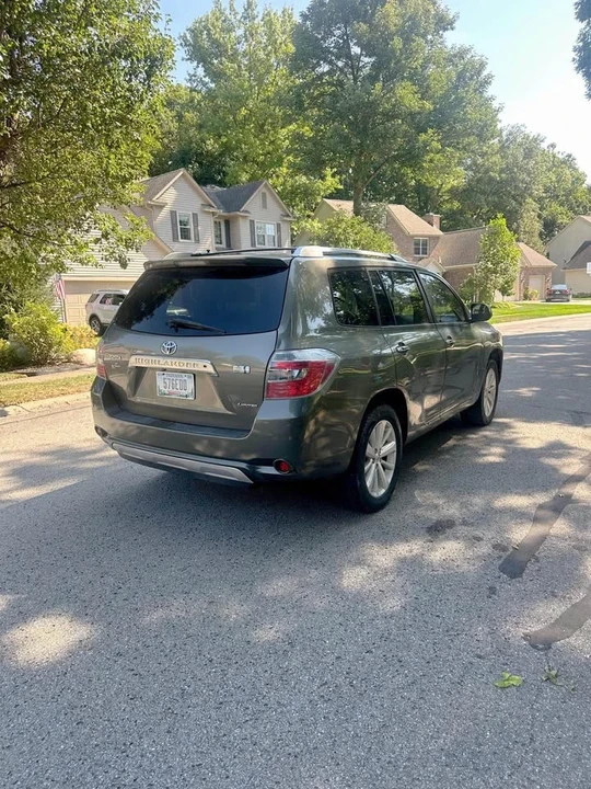 2010 Toyota Highlander - Image 17 of 20