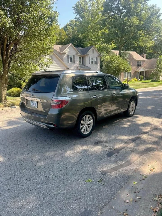 2010 Toyota Highlander - Image 8 of 20