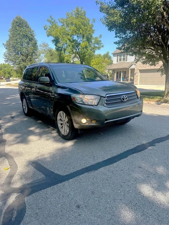 2010 Toyota Highlander - Image 10 of 20