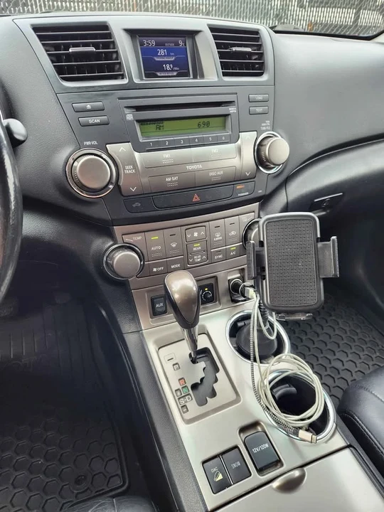 2010 Toyota Highlander - Image 6 of 10