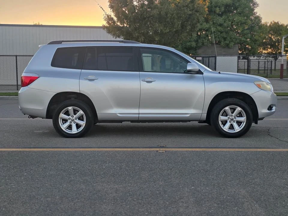 2010 Toyota Highlander - Image 7 of 19