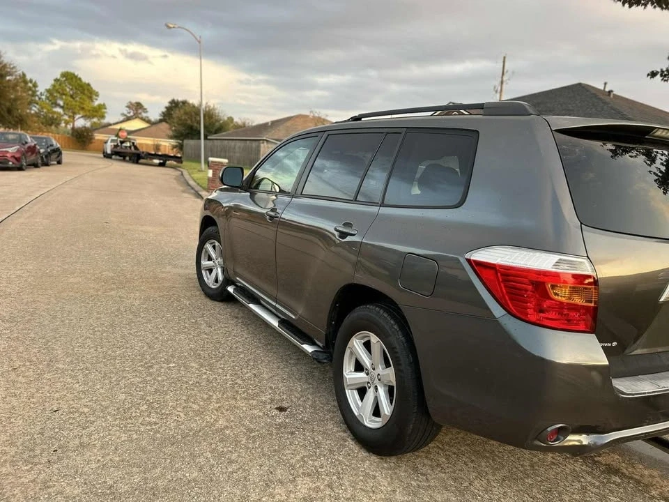 2010 Toyota Highlander - Image 8 of 9