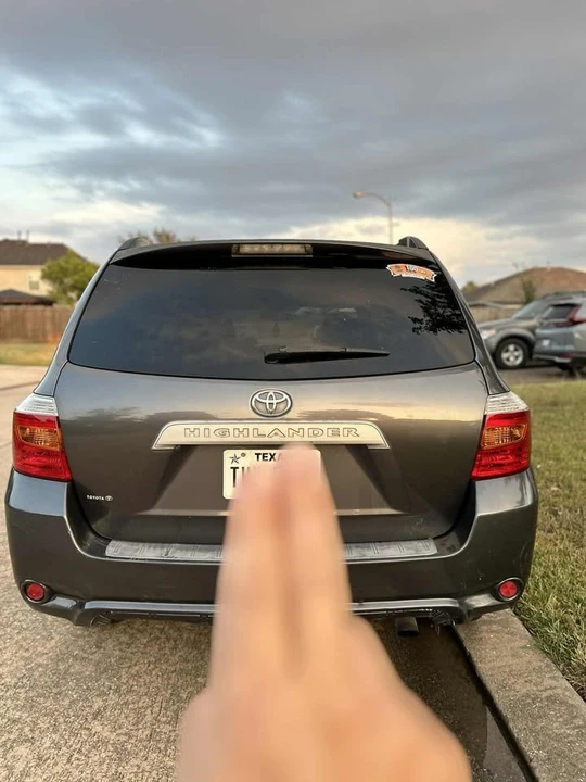 2010 Toyota Highlander - Image 9 of 9