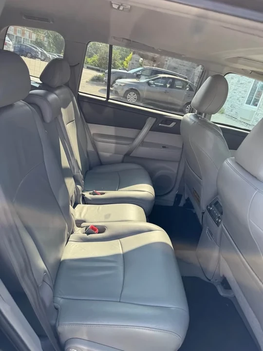2010 Toyota Highlander - Image 7 of 10