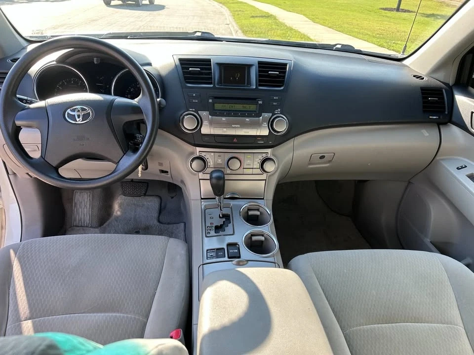 2010 Toyota Highlander - Image 7 of 7