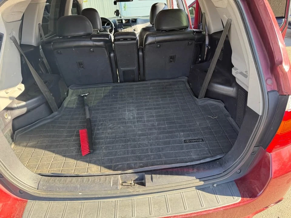 2010 Toyota Highlander - Image 8 of 9