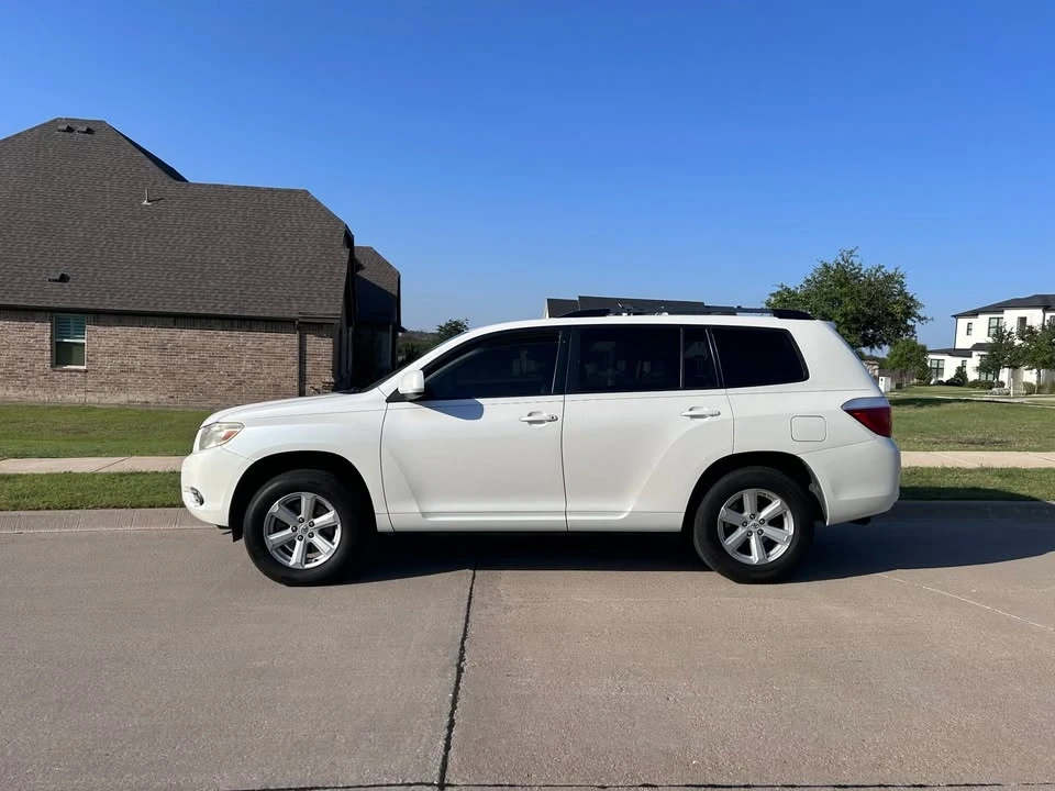 2010 Toyota Highlander - Image 3 of 7