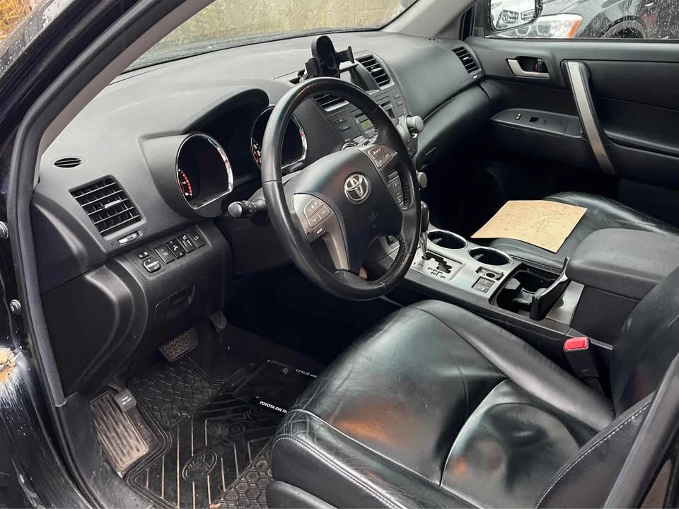 2010 Toyota Highlander - Image 7 of 12
