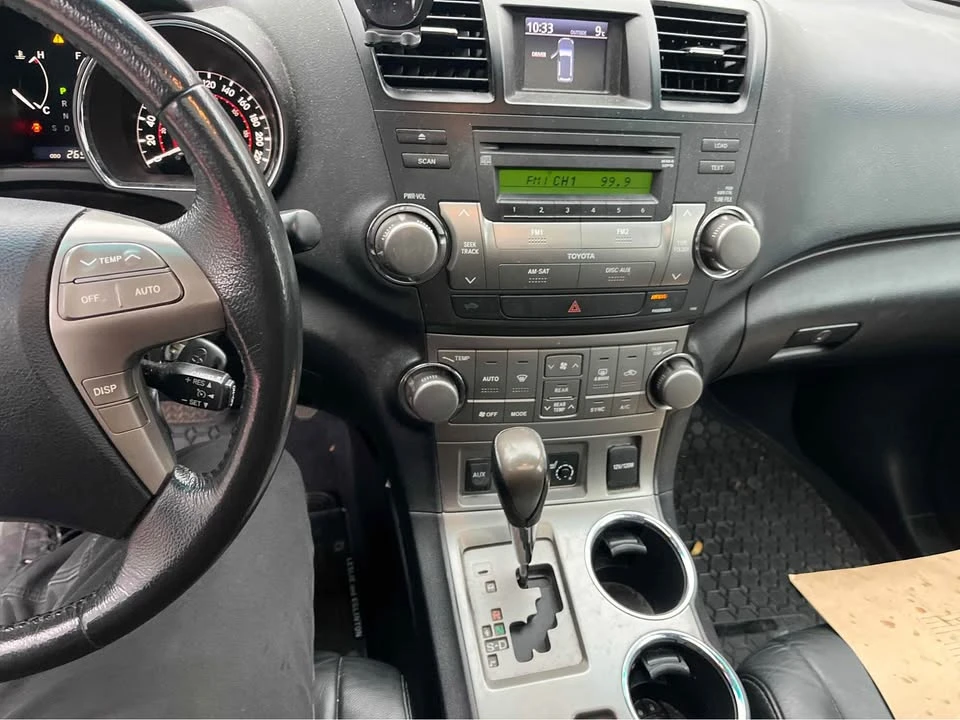 2010 Toyota Highlander - Image 8 of 12