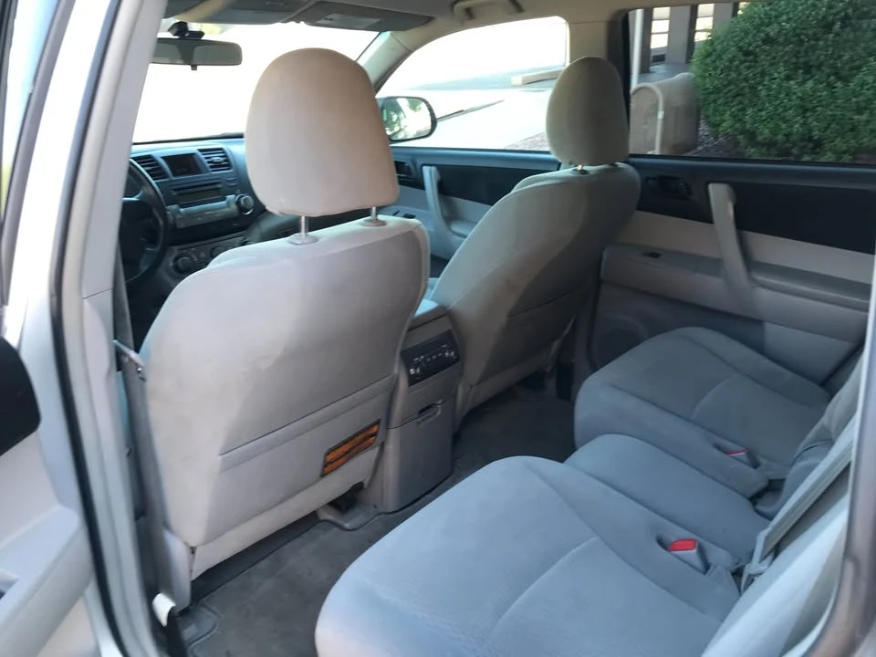 2010 Toyota Highlander - Image 12 of 20