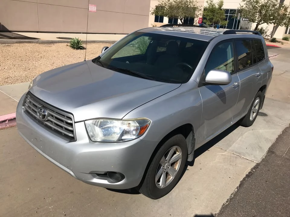 2010 Toyota Highlander - Image 2 of 20