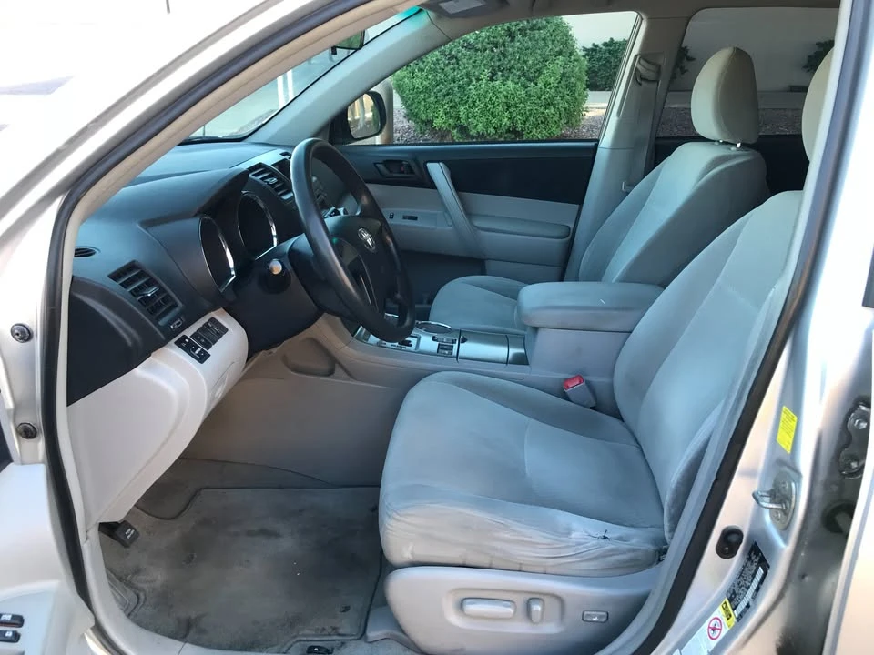 2010 Toyota Highlander - Image 14 of 20