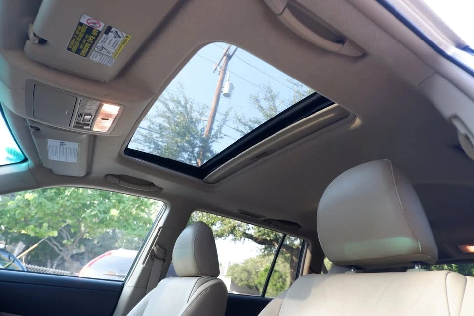 2010 Toyota Highlander - Image 18 of 20