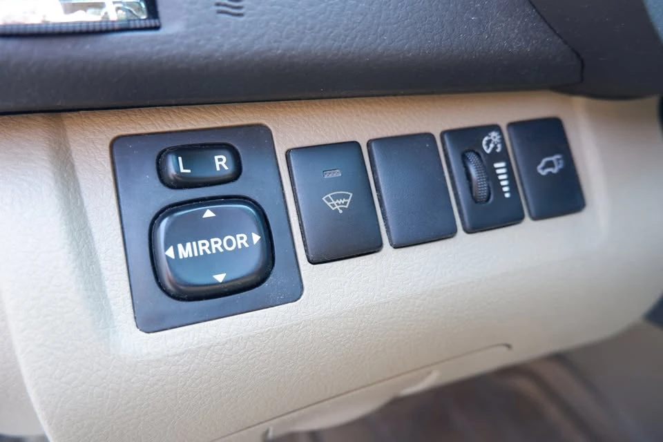 2010 Toyota Highlander - Image 13 of 20