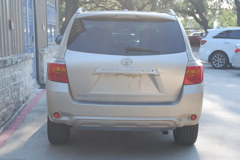 2010 Toyota Highlander - Image 3 of 20