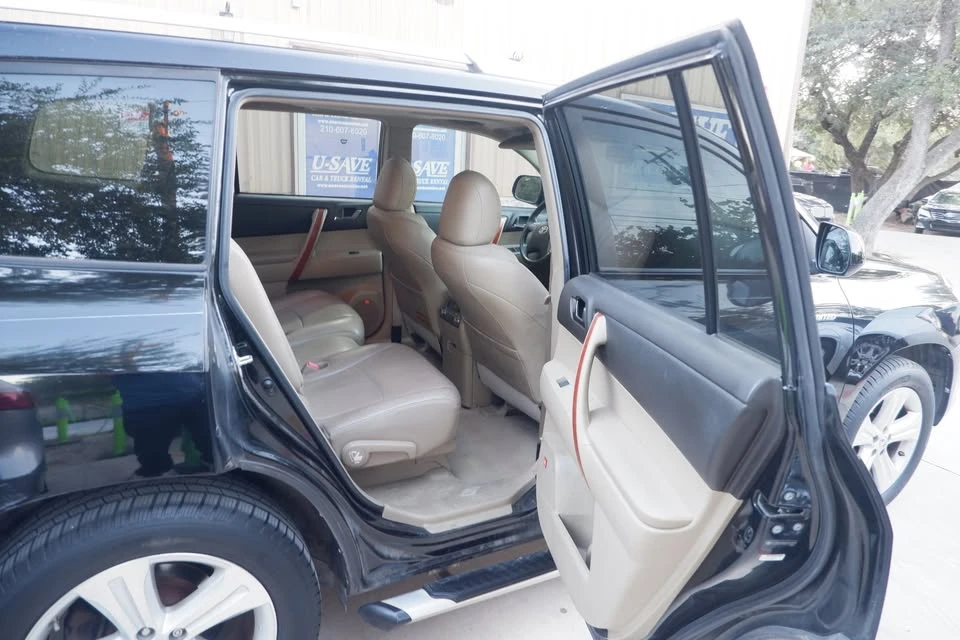 2010 Toyota Highlander - Image 18 of 20
