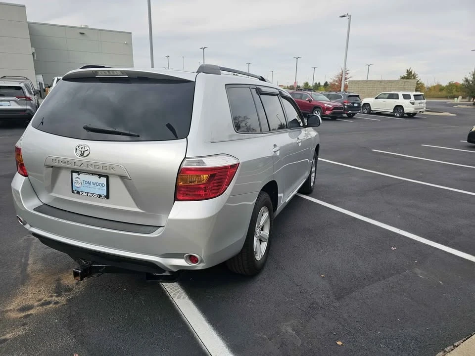 2010 Toyota Highlander - Image 4 of 7