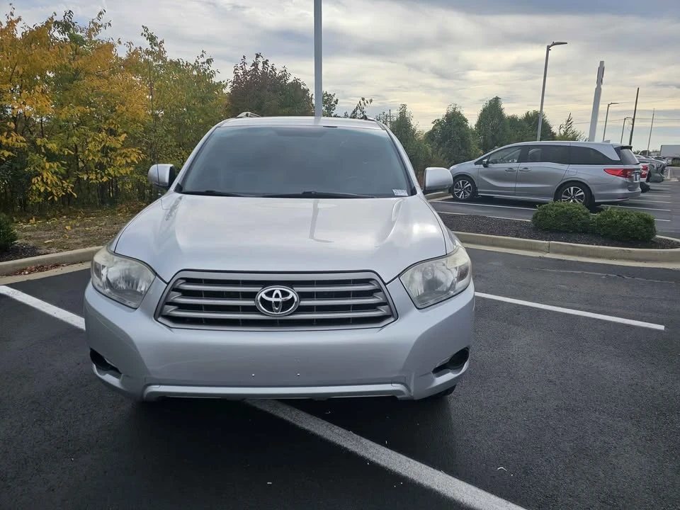 2010 Toyota Highlander - Image 2 of 7