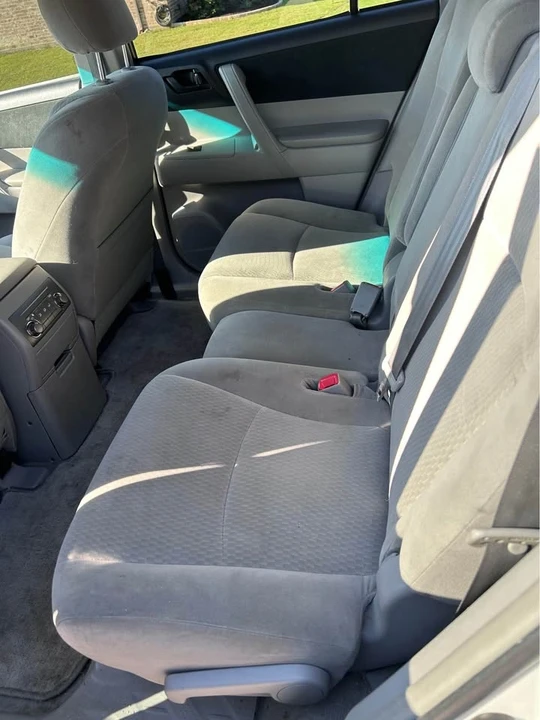 2010 Toyota Highlander - Image 10 of 10