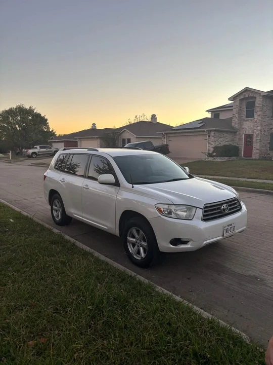2010 Toyota Highlander - Image 2 of 7