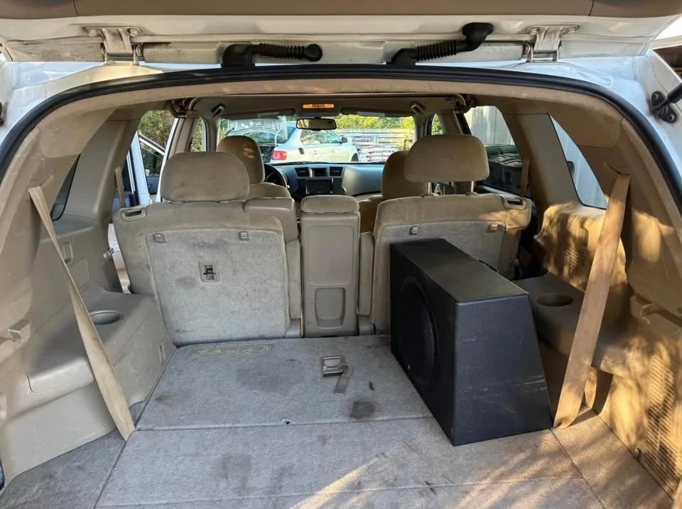 2010 Toyota Highlander - Image 7 of 7